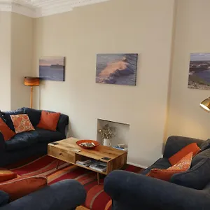 Bed & Breakfast The Waves, Scarborough